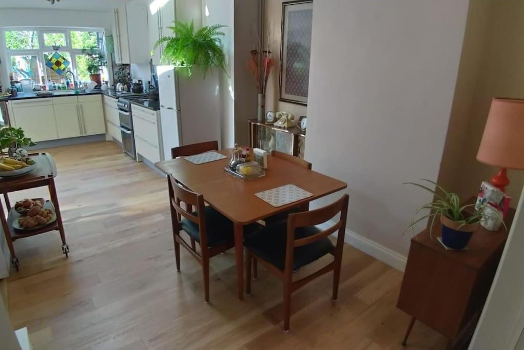 Apartamento Comfortable Artistic House Welcomes You! Oxford Exterior foto